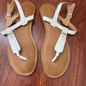 Tommy Hilfiger women’s sandals size 9 white